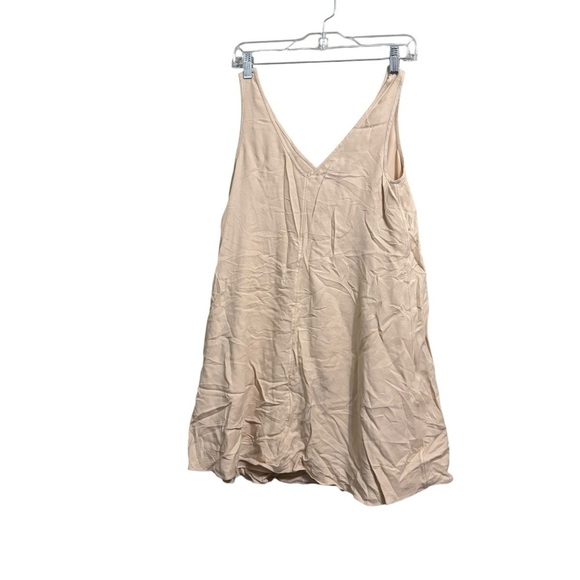 Lilly Pulitzer V neckline Fia Dress in Sand Dune w/ beading pattern Size XS - Picture 4 of 6